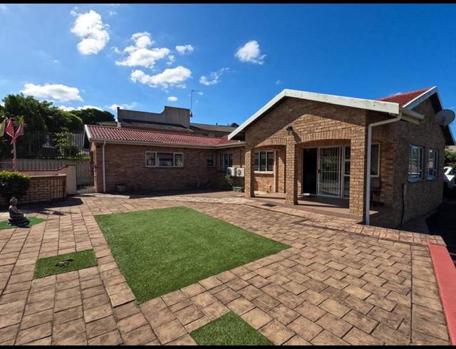 5 BEDROOM HOUSE FOR SALE IN SHALLCROSS